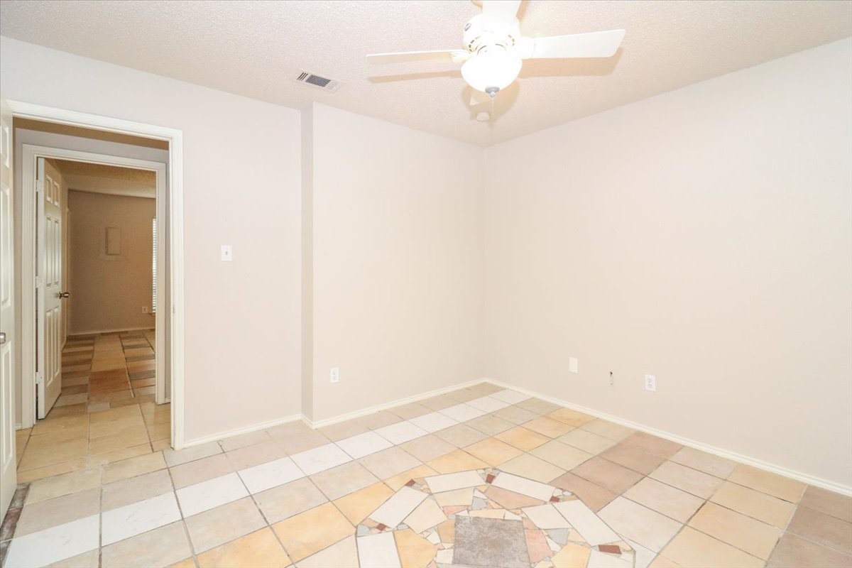 5706 Guildwood Drive Arlington TX 76017