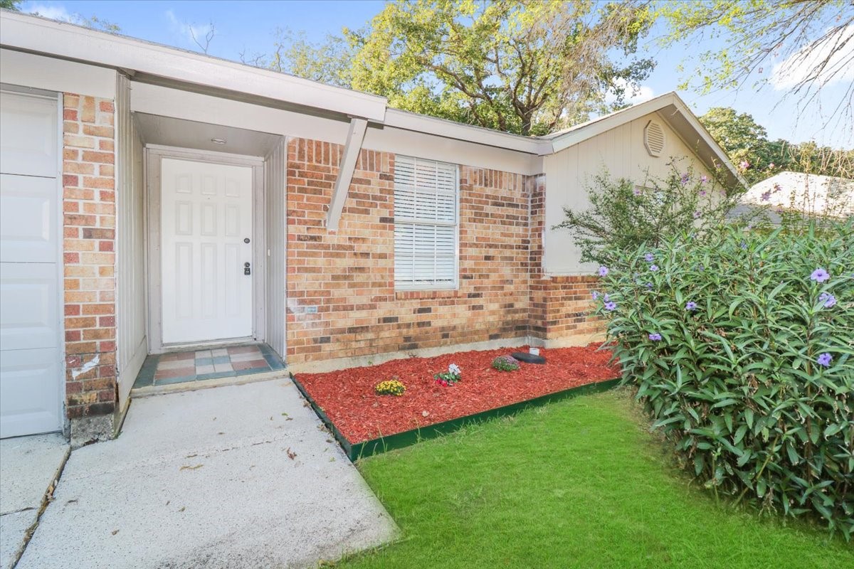 5706 Guildwood Drive Arlington TX 76017