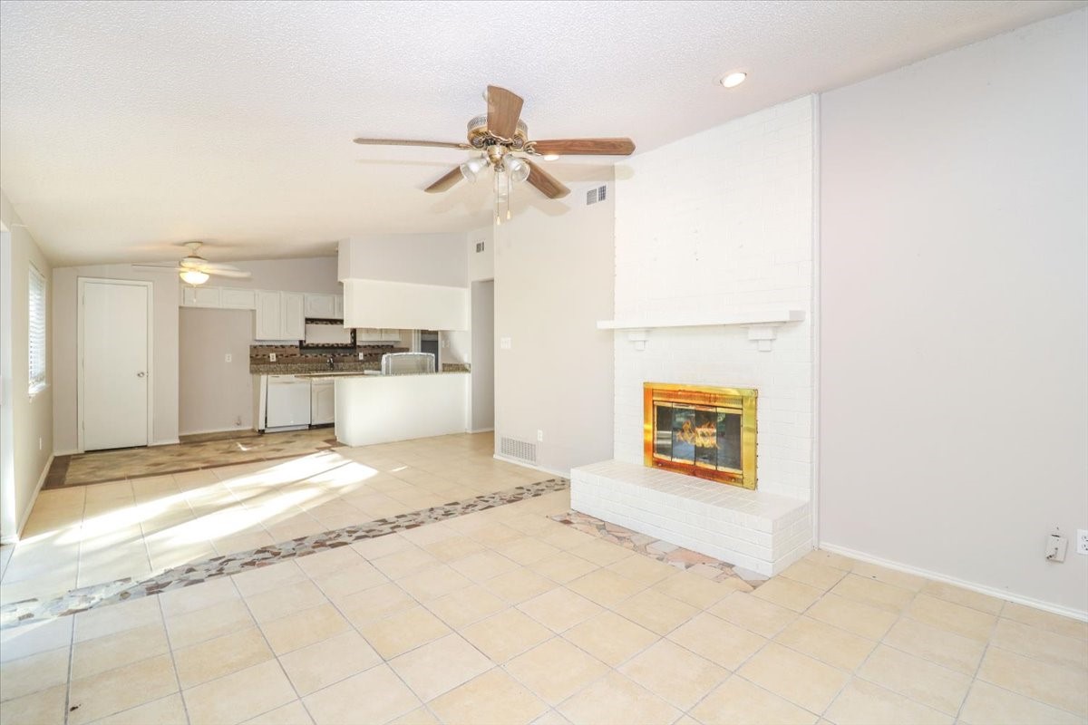 5706 Guildwood Drive Arlington TX 76017