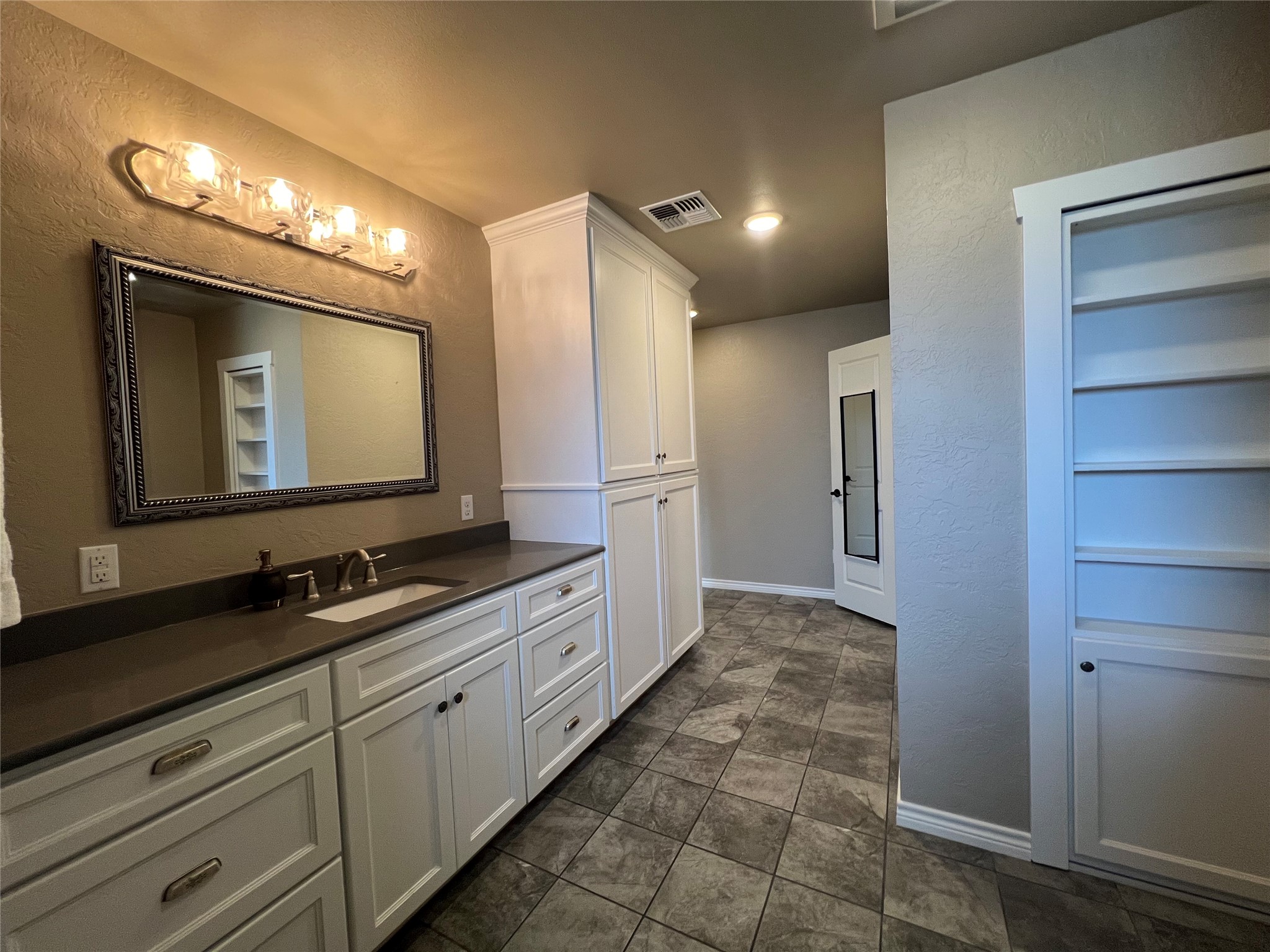 502 W Wichita Henrietta TX 76365