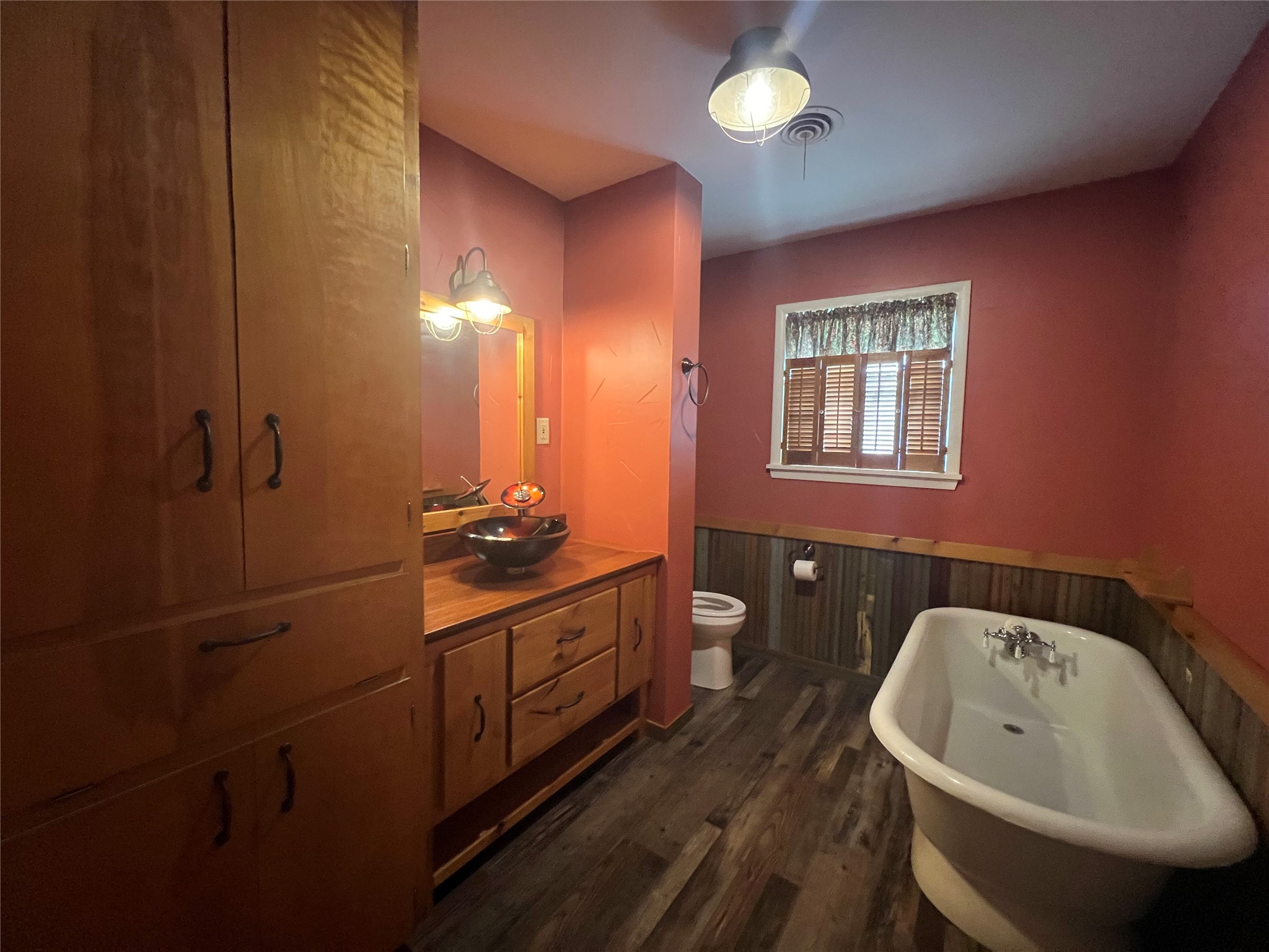 502 W Wichita Henrietta TX 76365
