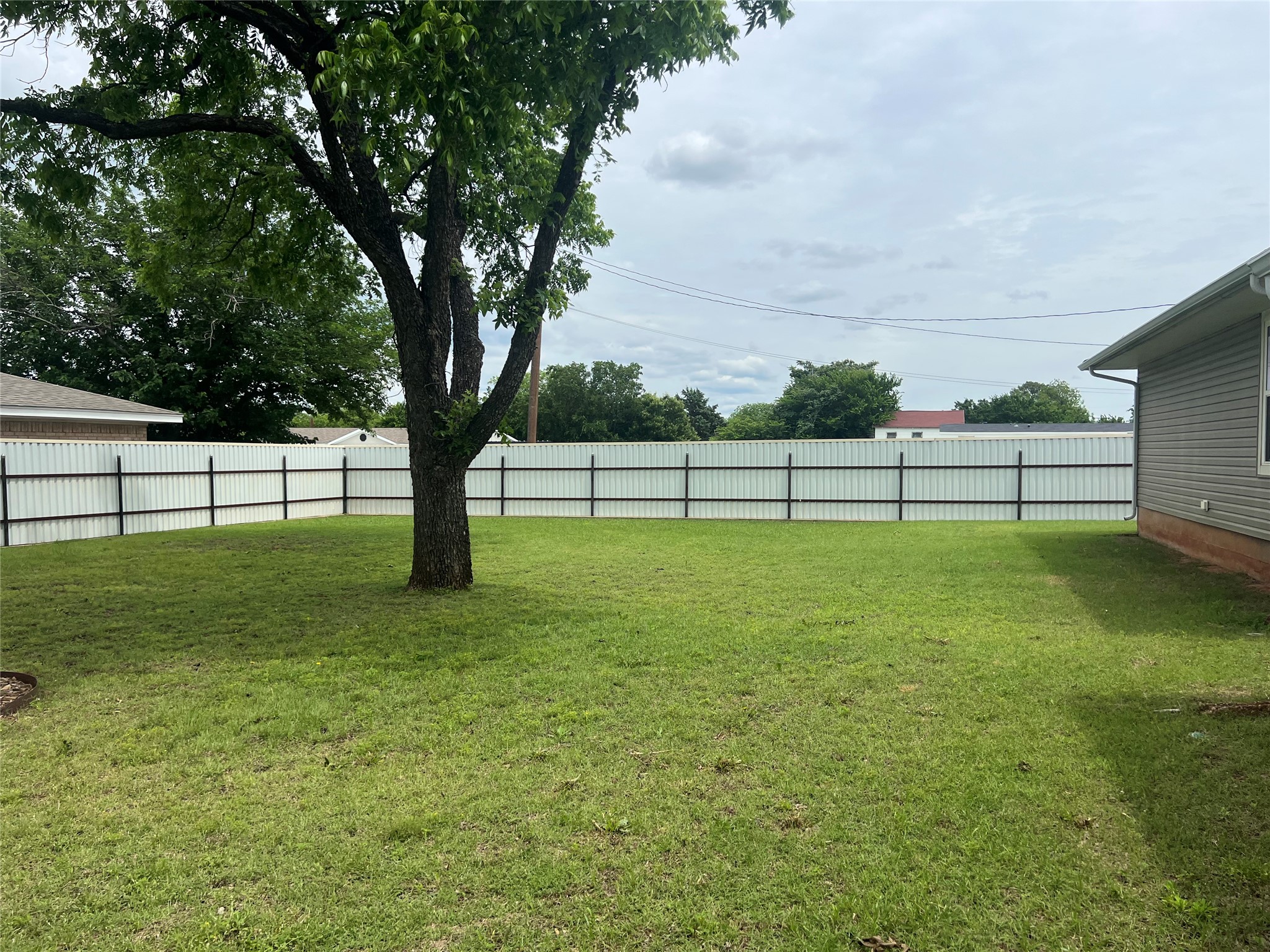 502 W Wichita Henrietta TX 76365