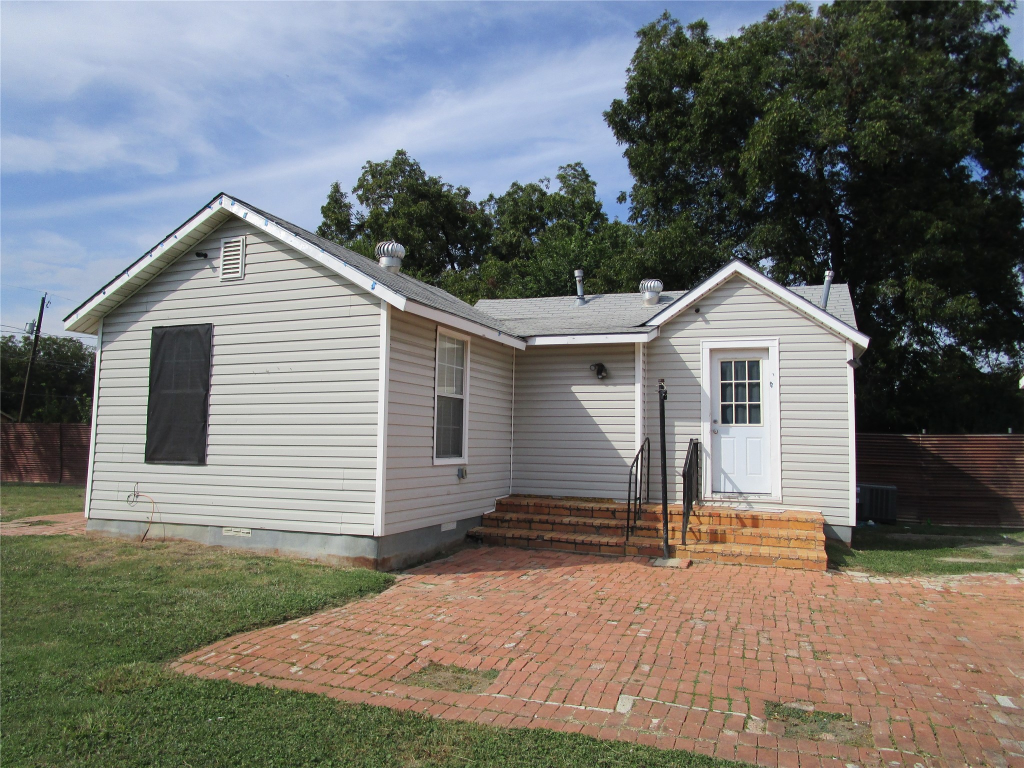 3718 N Westmoreland Road Dallas TX 75212