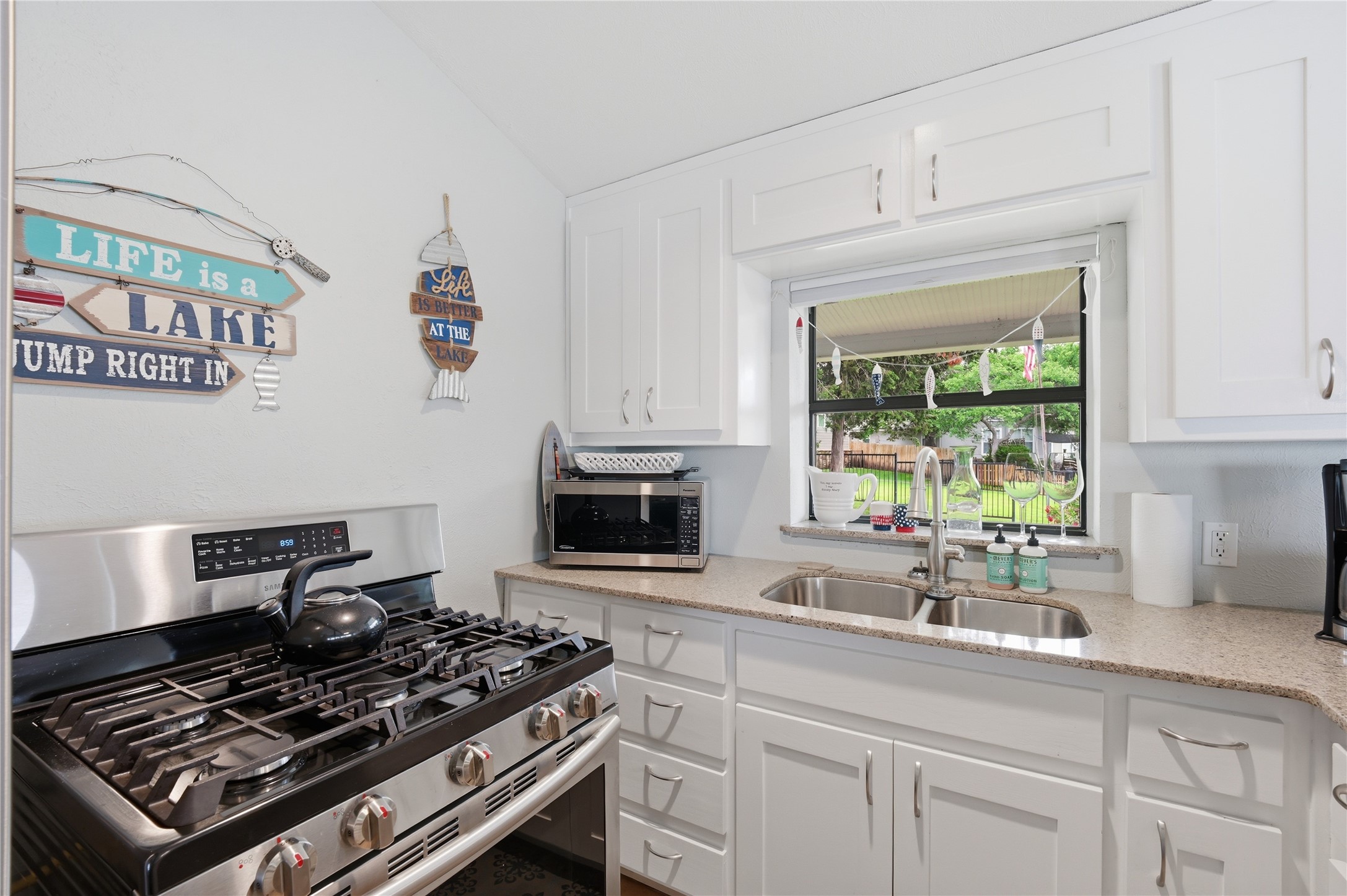 1633 Cedar Crest Loop Graford TX 76449