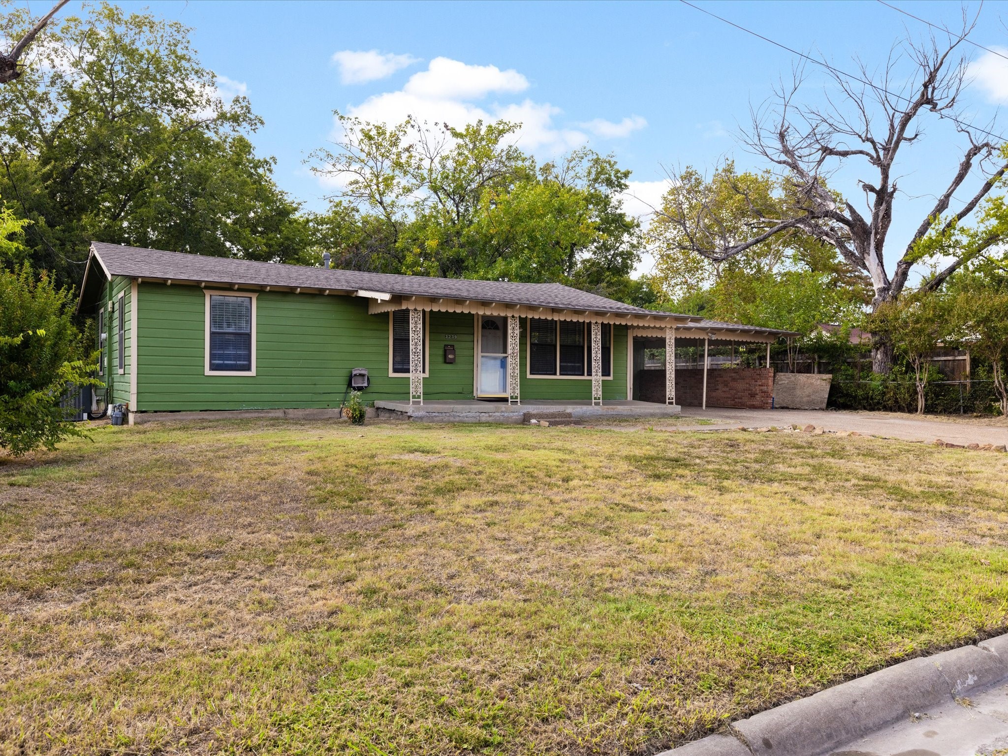 3239 Bewley Street Haltom City TX 76117