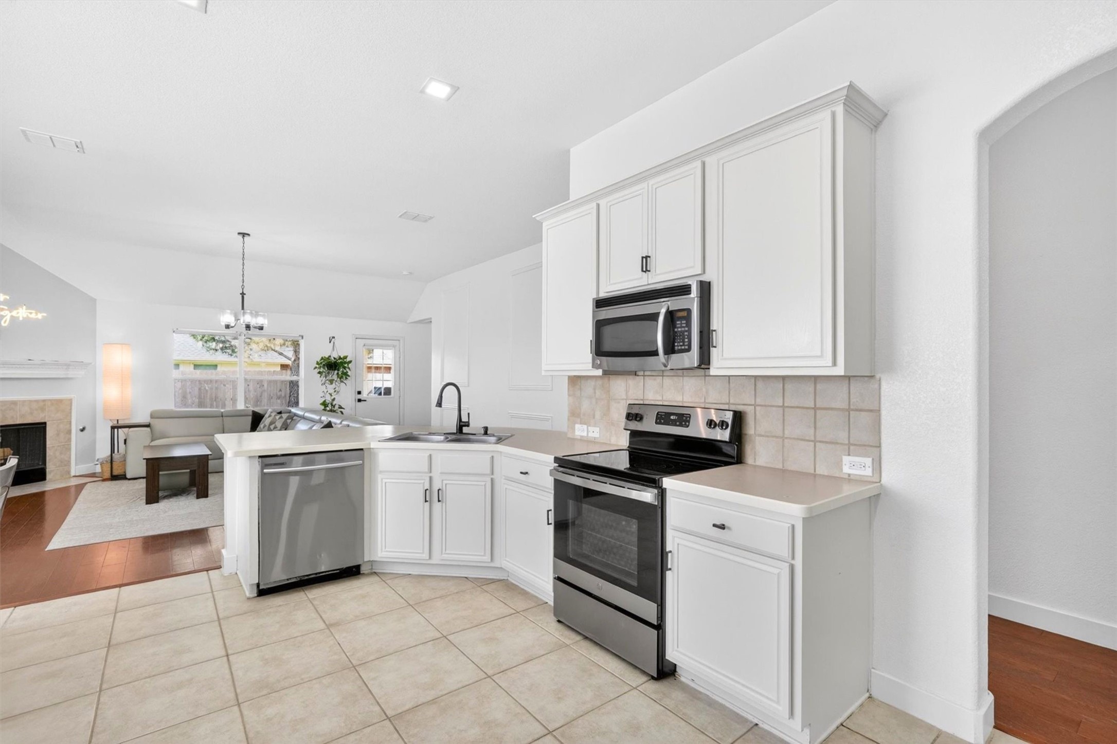 1347 Lake Forest Drive Grand Prairie TX 75052