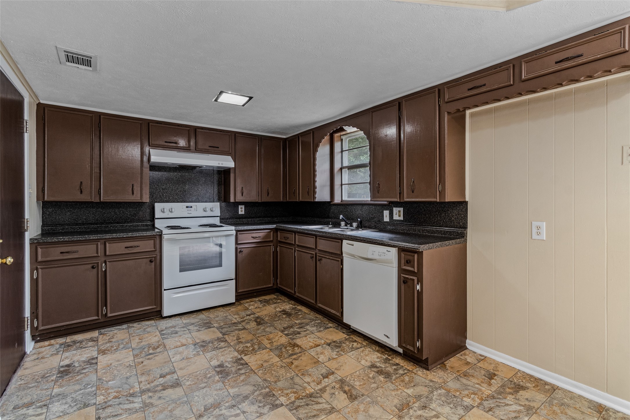 713 Ruth Street Athens TX 75751