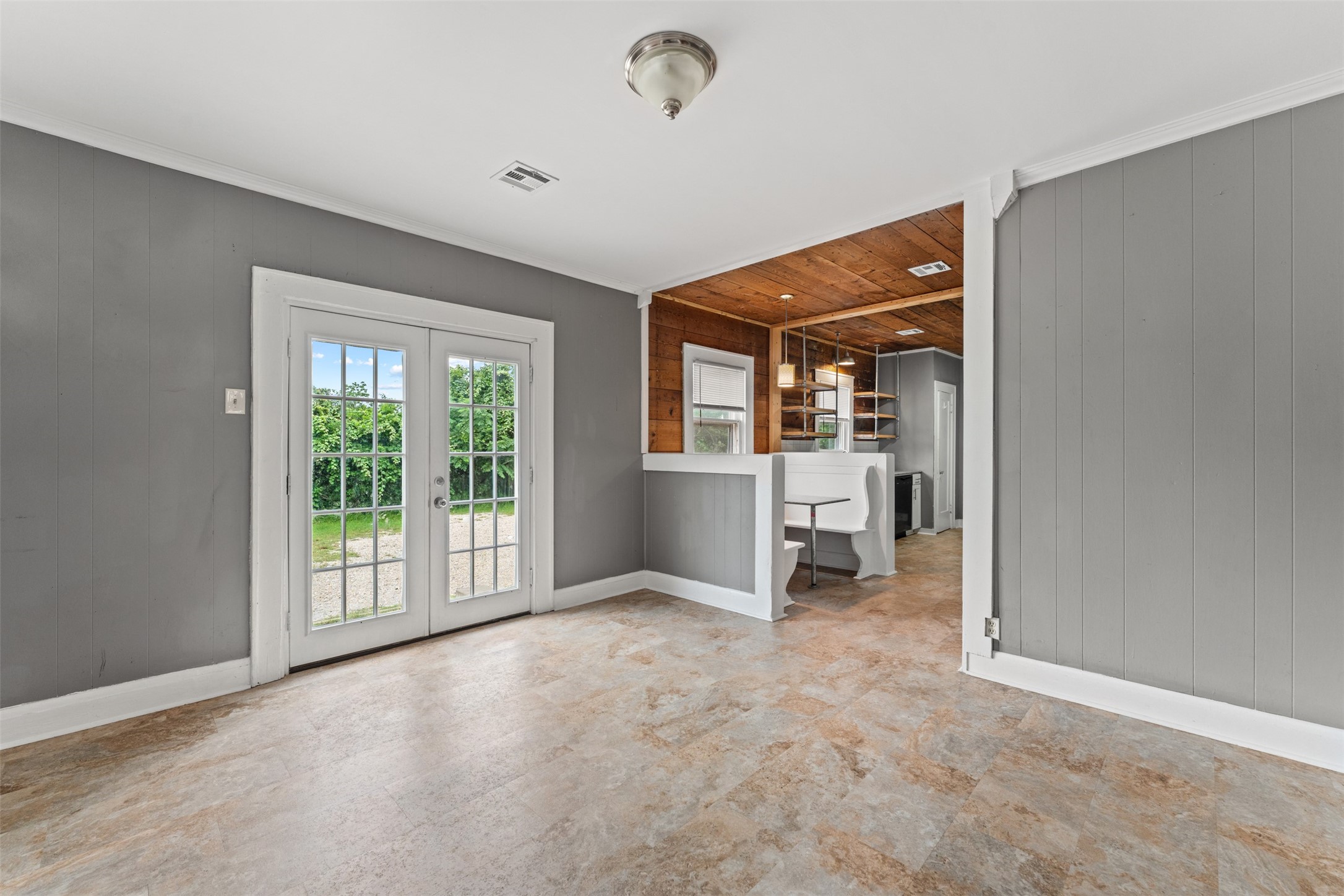 521 Herring Avenue Waco TX 76708