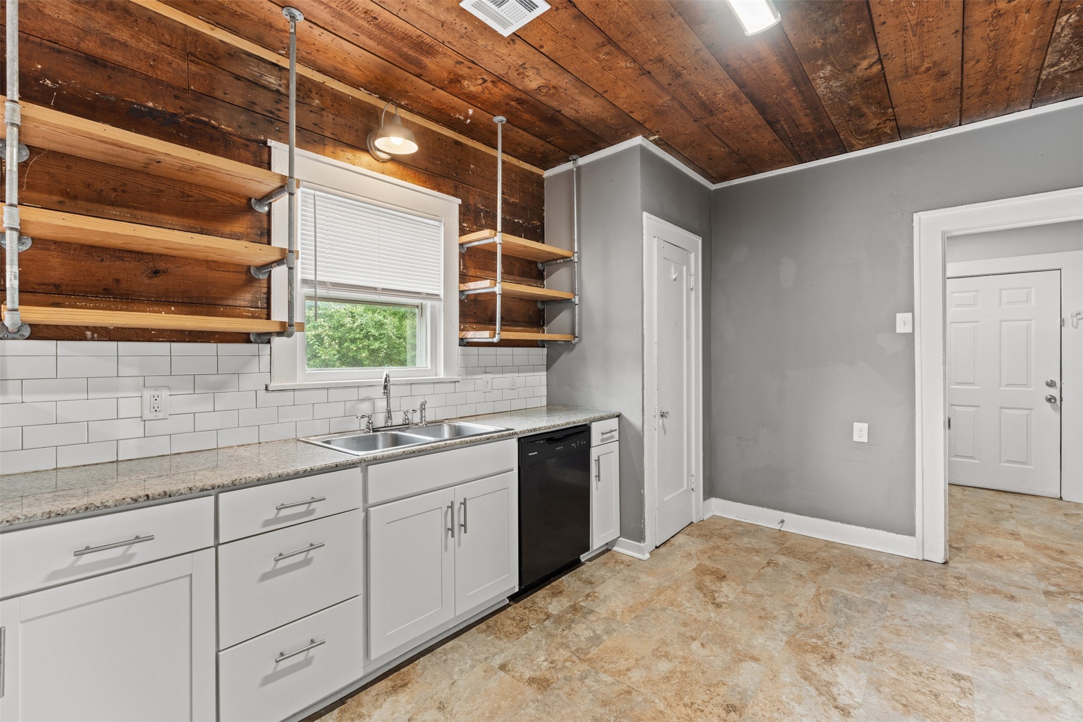 521 Herring Avenue Waco TX 76708