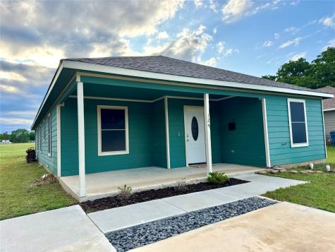 124 Oakwood Street Chico TX 76431