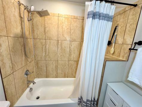 124 Oakwood Street Chico TX 76431