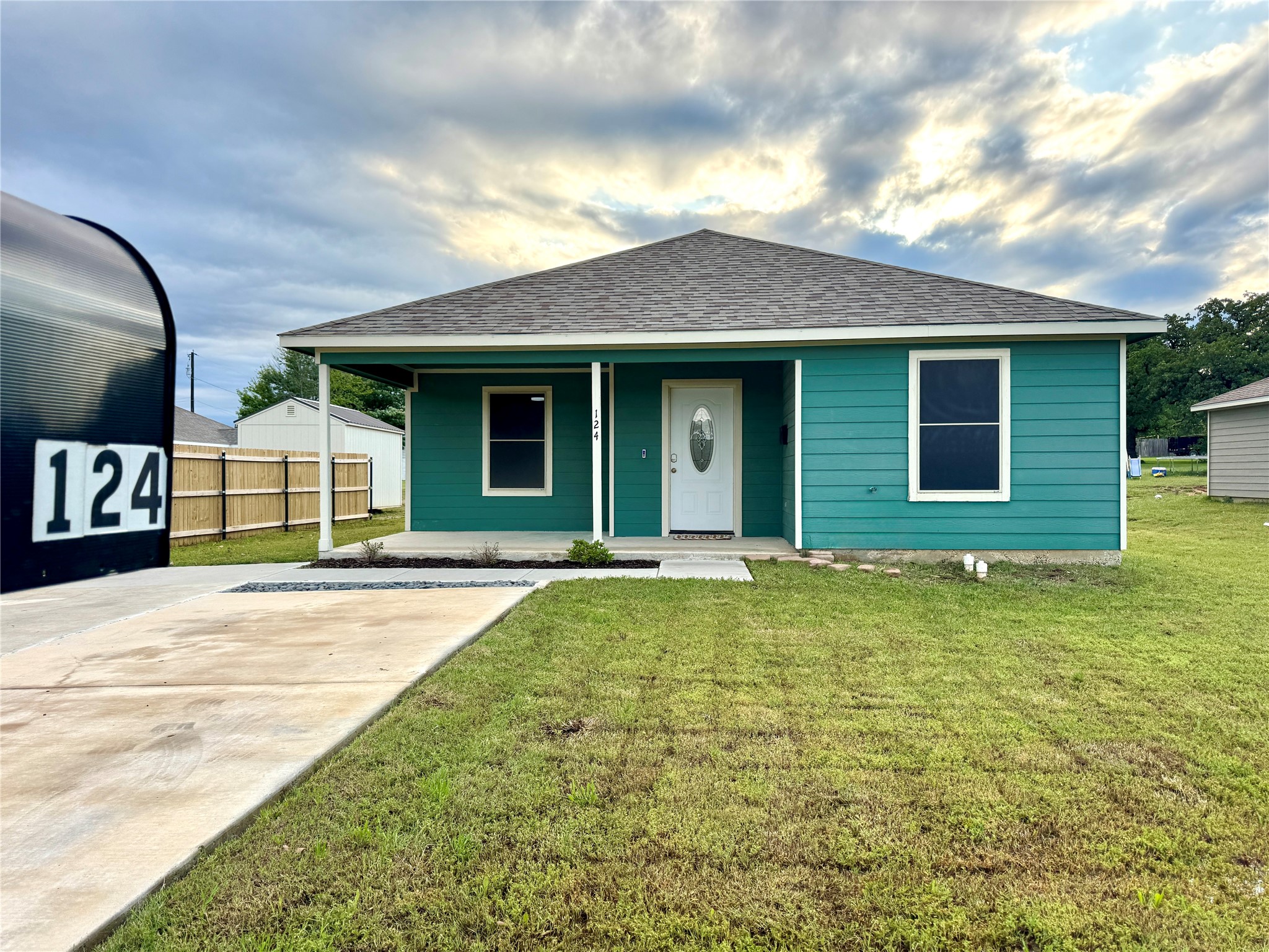 124 Oakwood Street Chico TX 76431