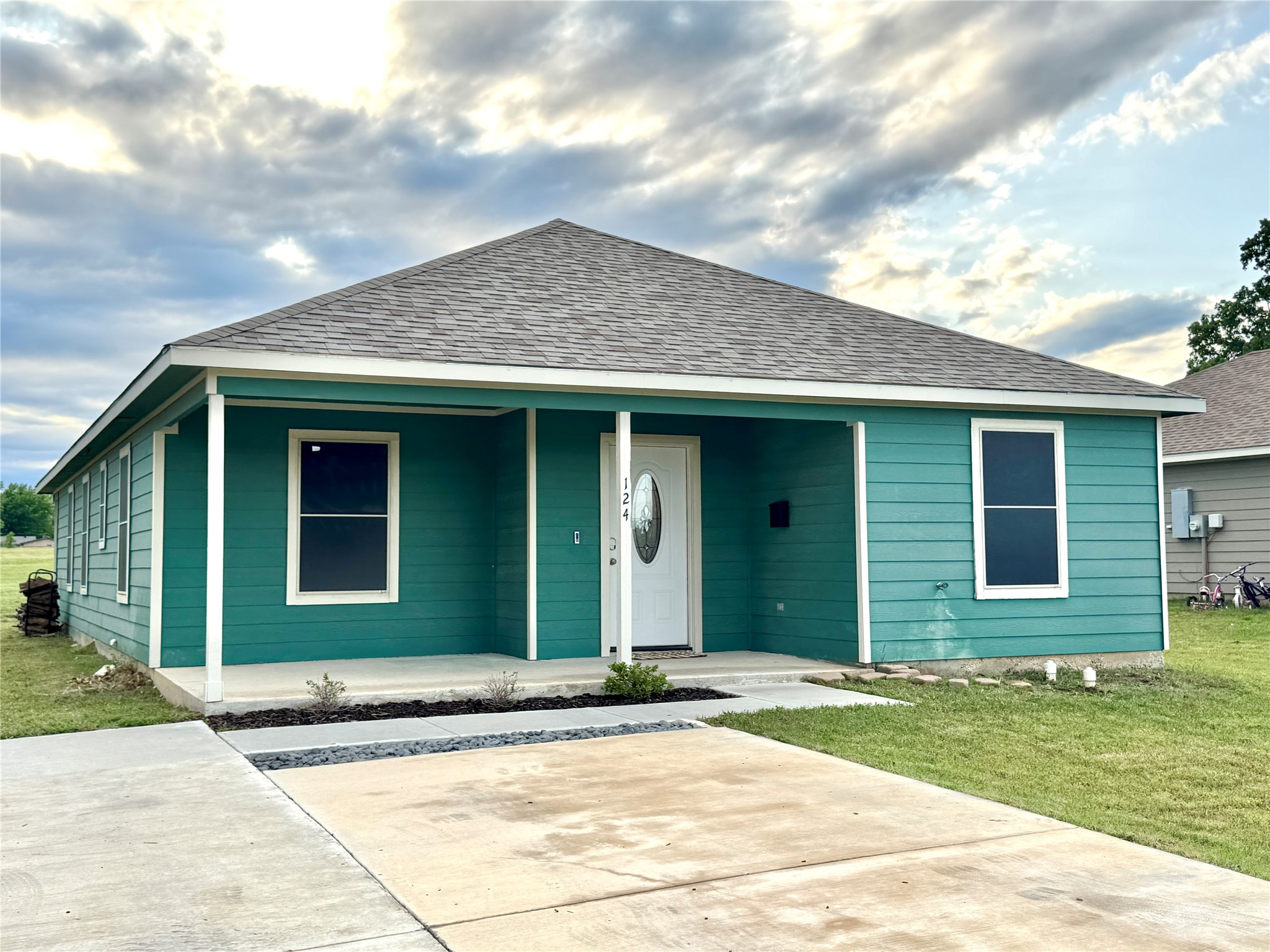 124 Oakwood Street Chico TX 76431