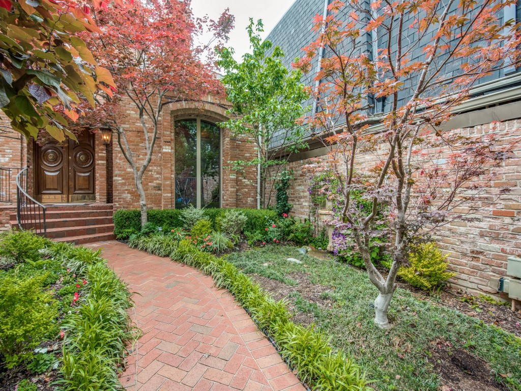 17301 Club Hill Drive Dallas TX 75248