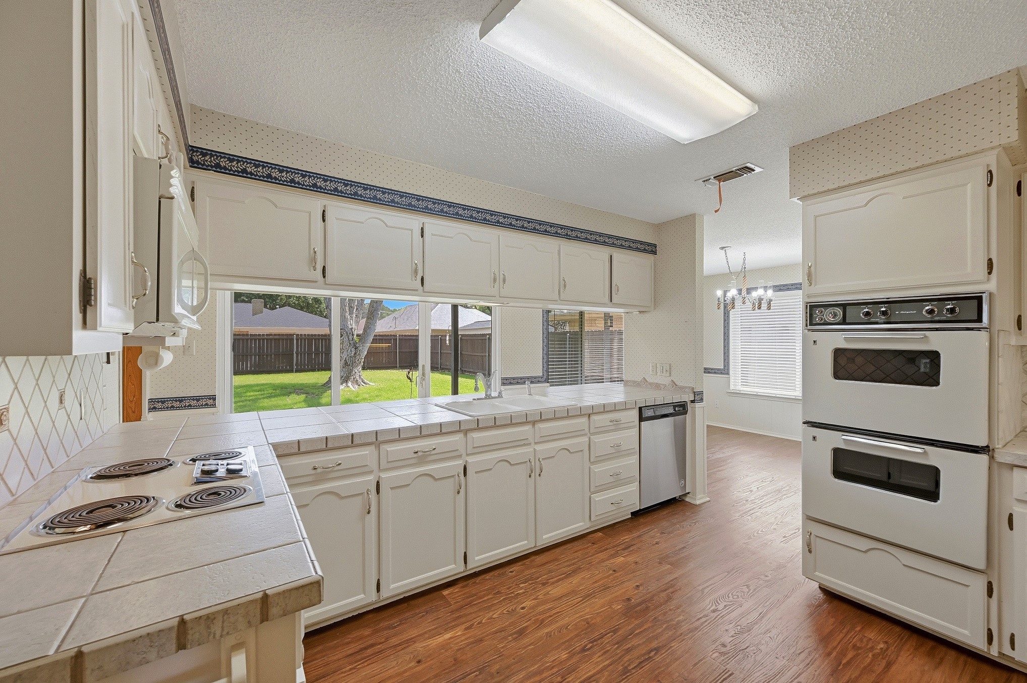 1100 Purdue Drive Arlington TX 76012