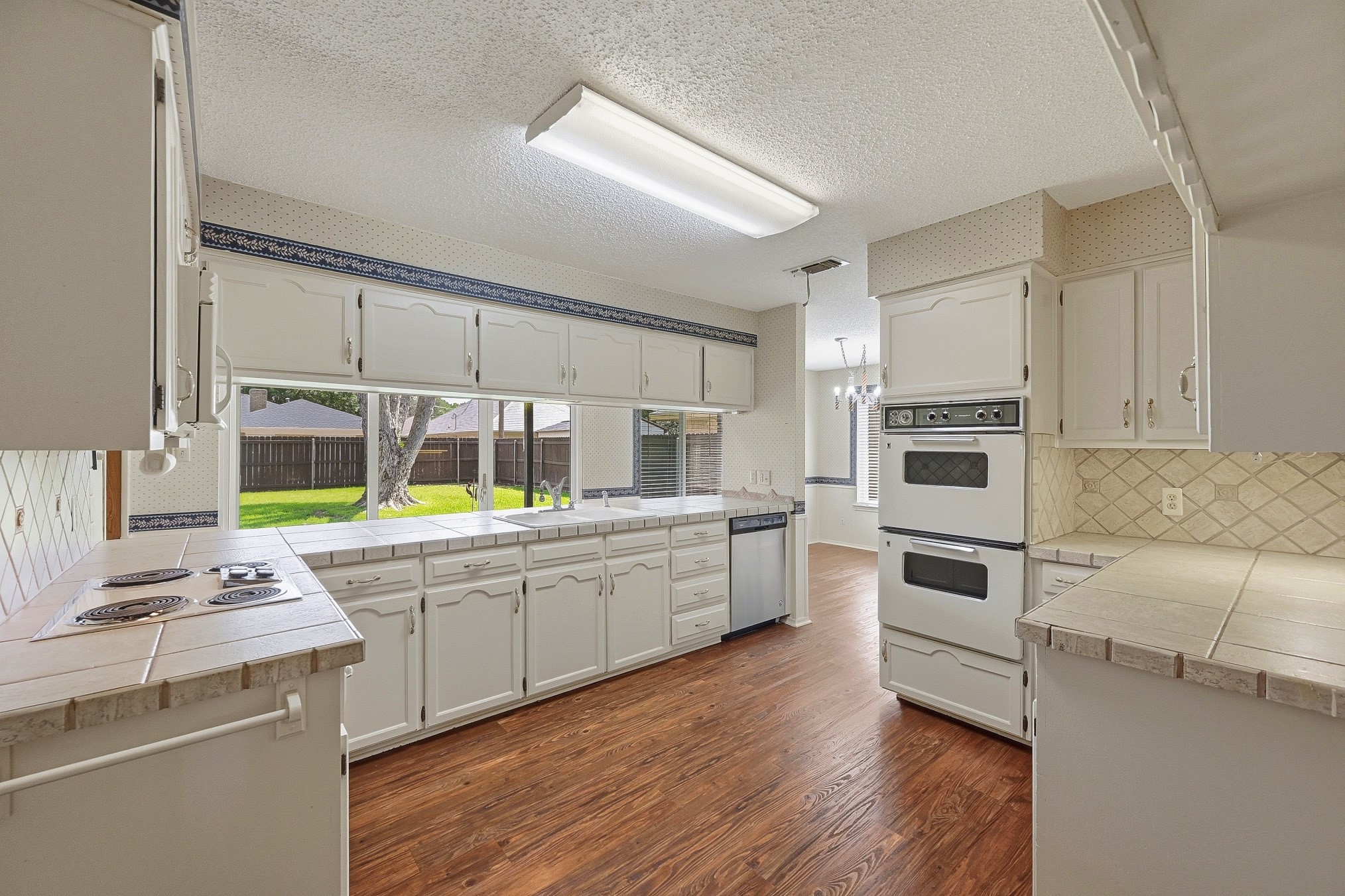 1100 Purdue Drive Arlington TX 76012