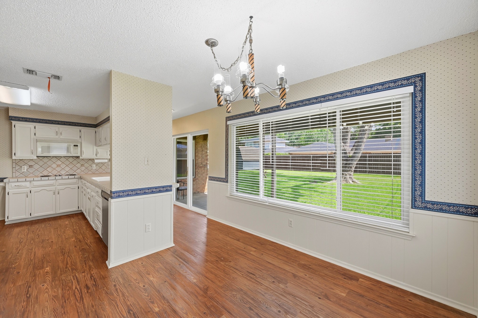 1100 Purdue Drive Arlington TX 76012