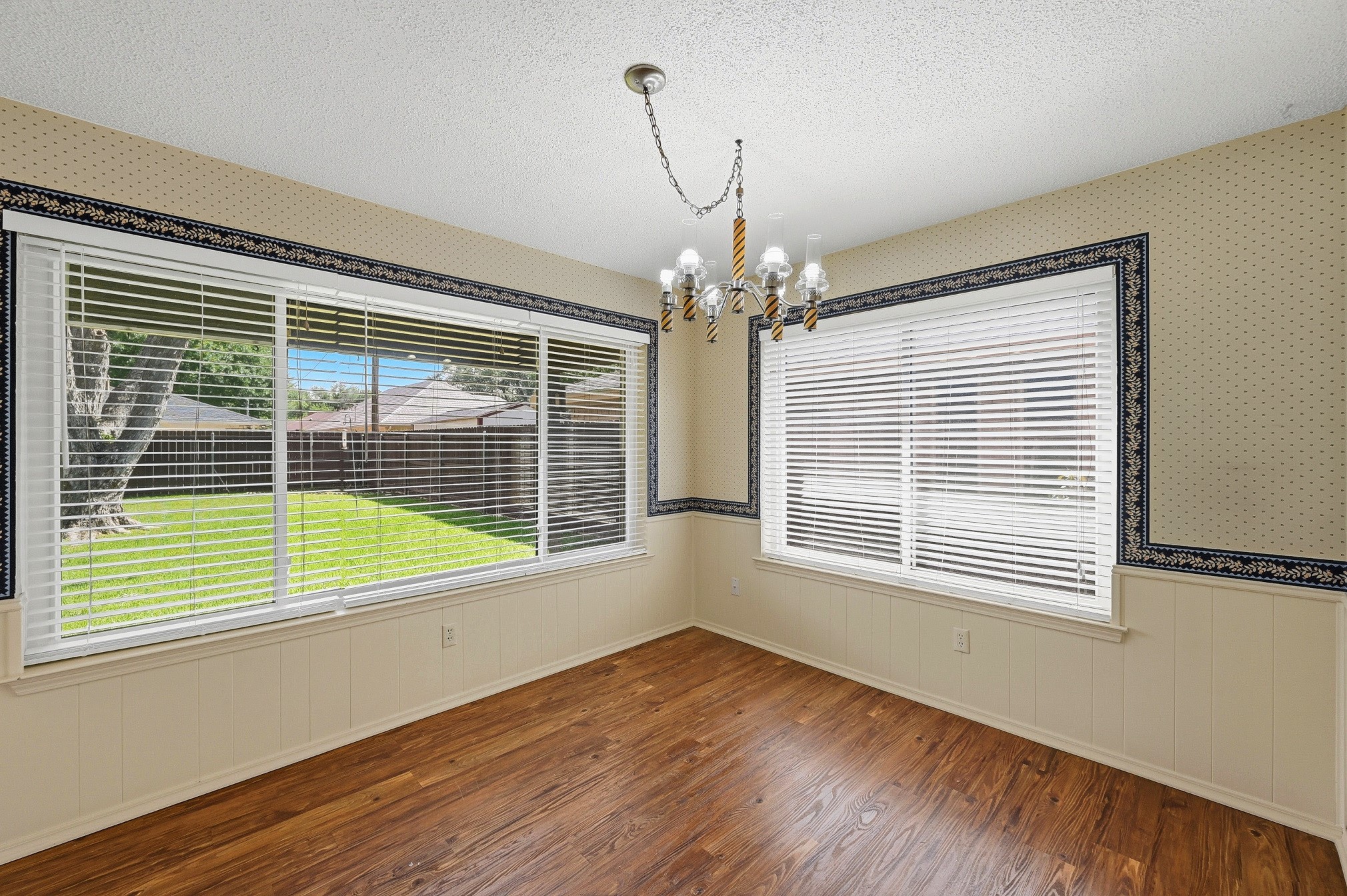 1100 Purdue Drive Arlington TX 76012