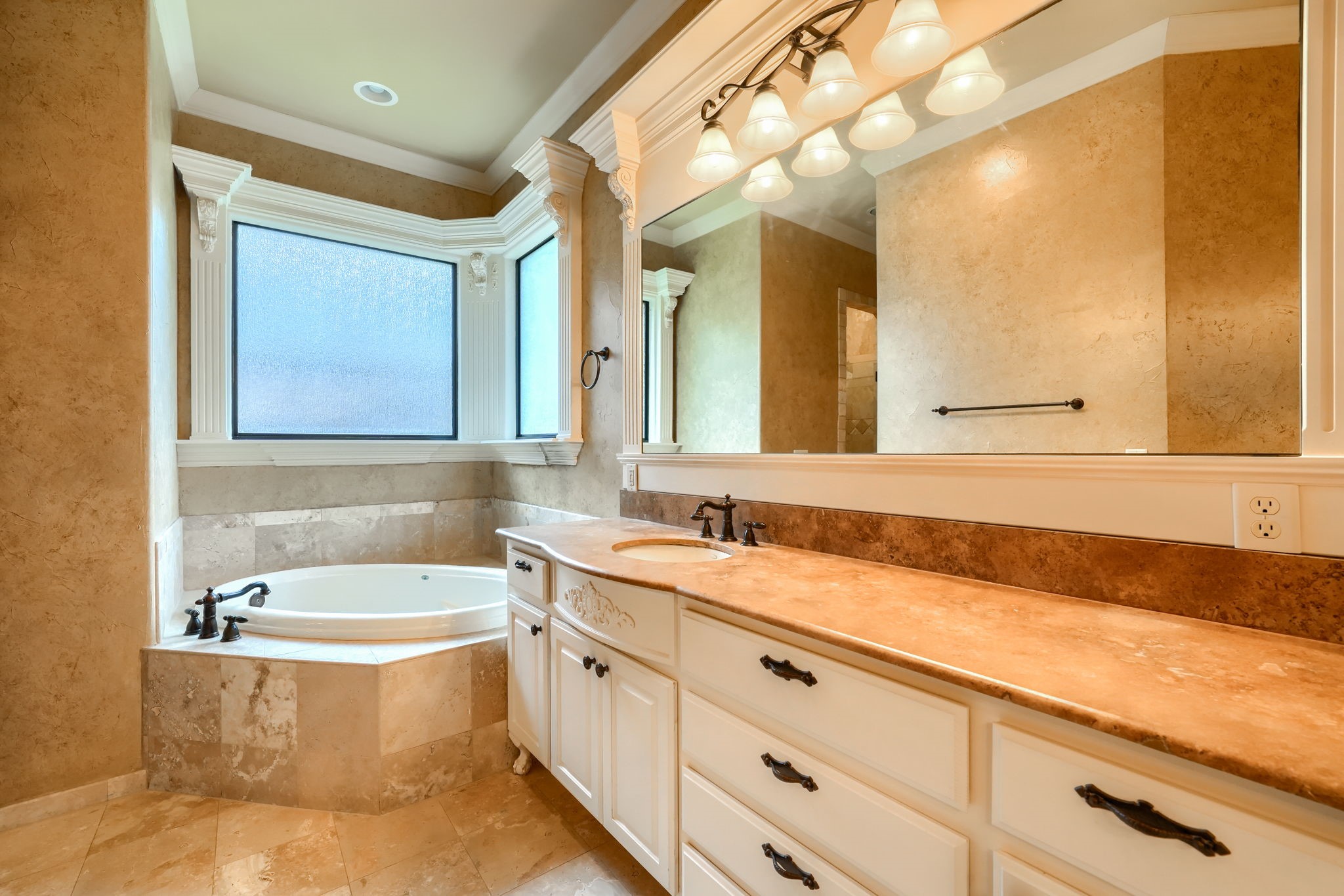 8009 Canyon Oak Drive North Richland Hills TX 76182