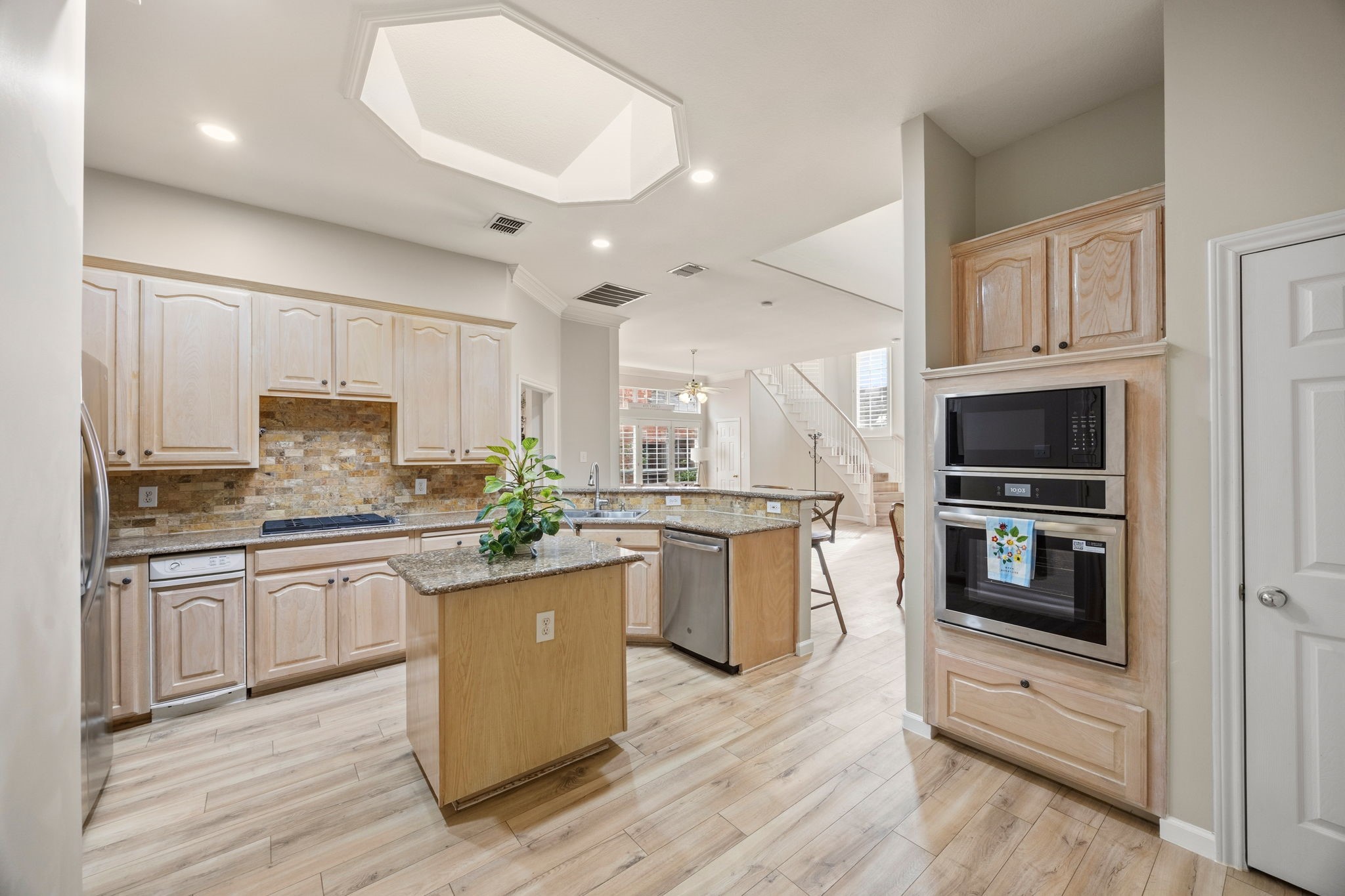 8625 Old Oak Drive Irving TX 75063