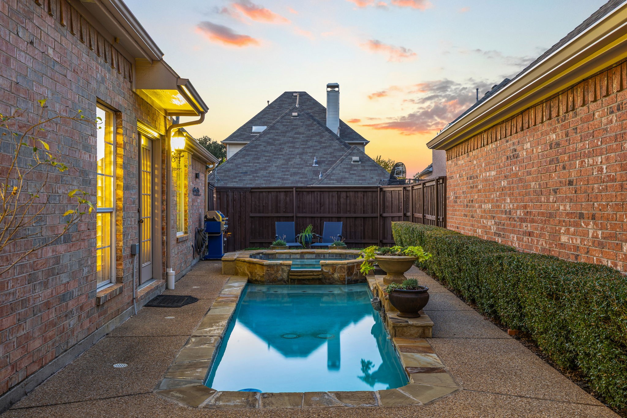 8625 Old Oak Drive Irving TX 75063