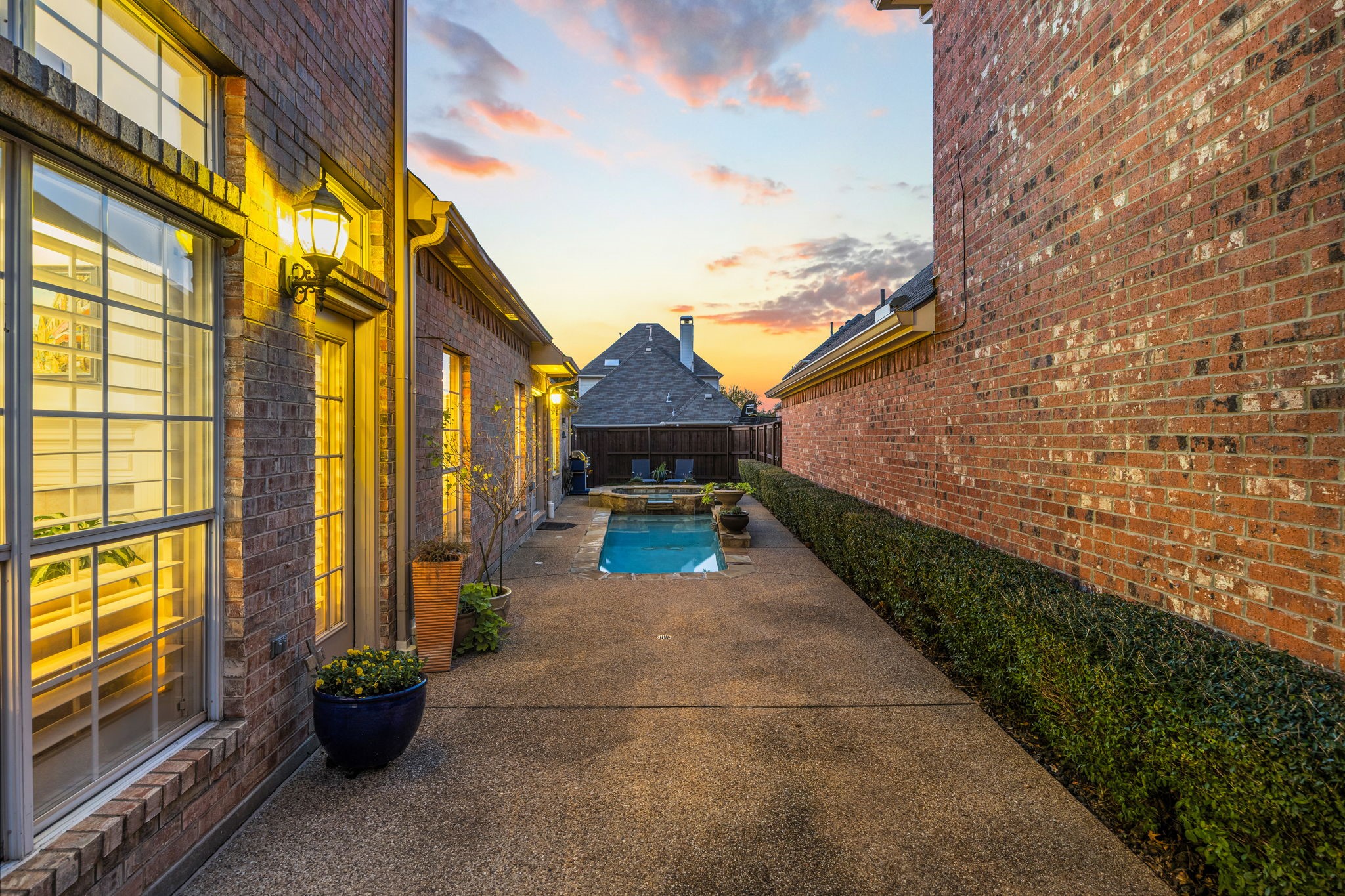 8625 Old Oak Drive Irving TX 75063