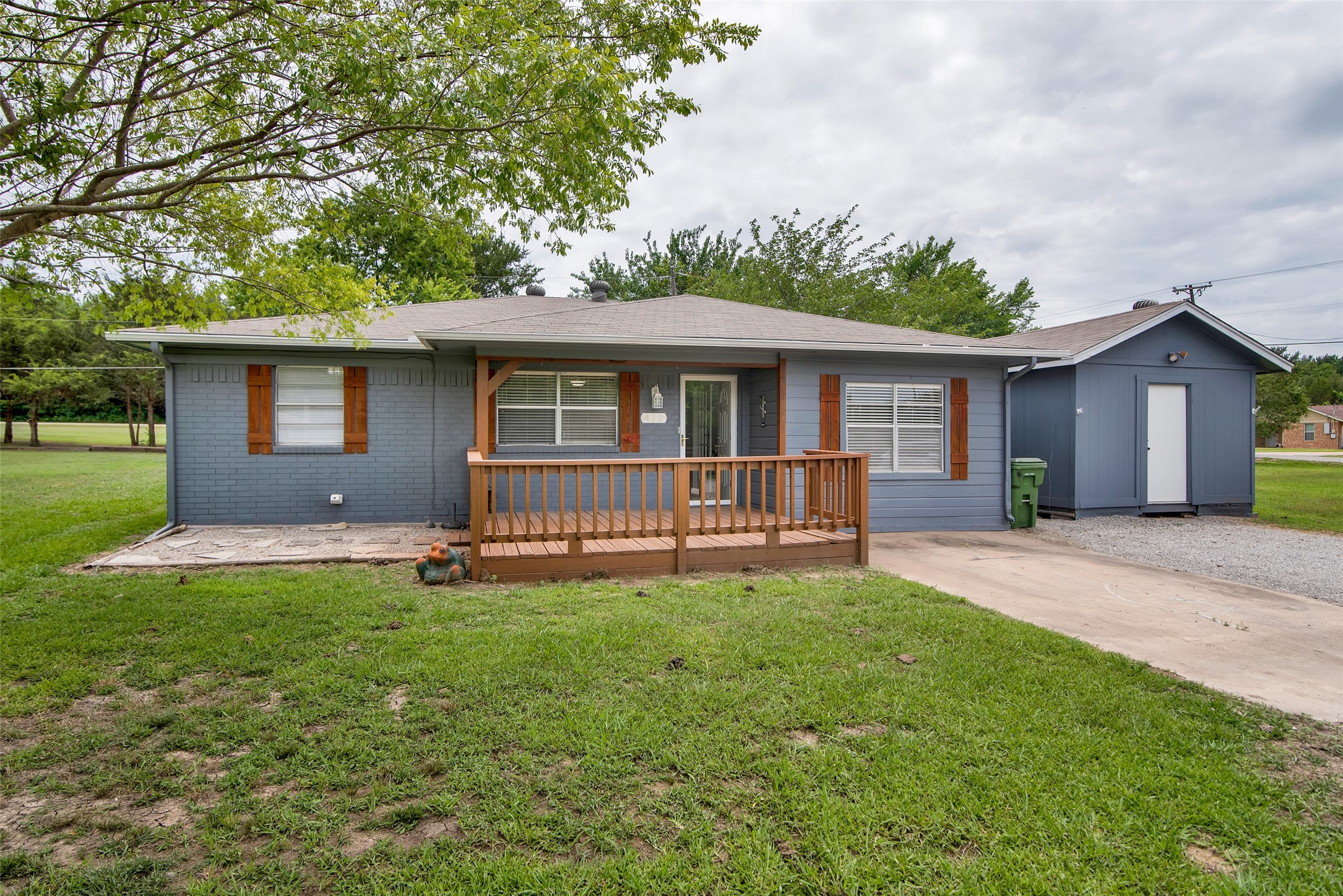 412 Lee Boulevard Pottsboro TX 75076