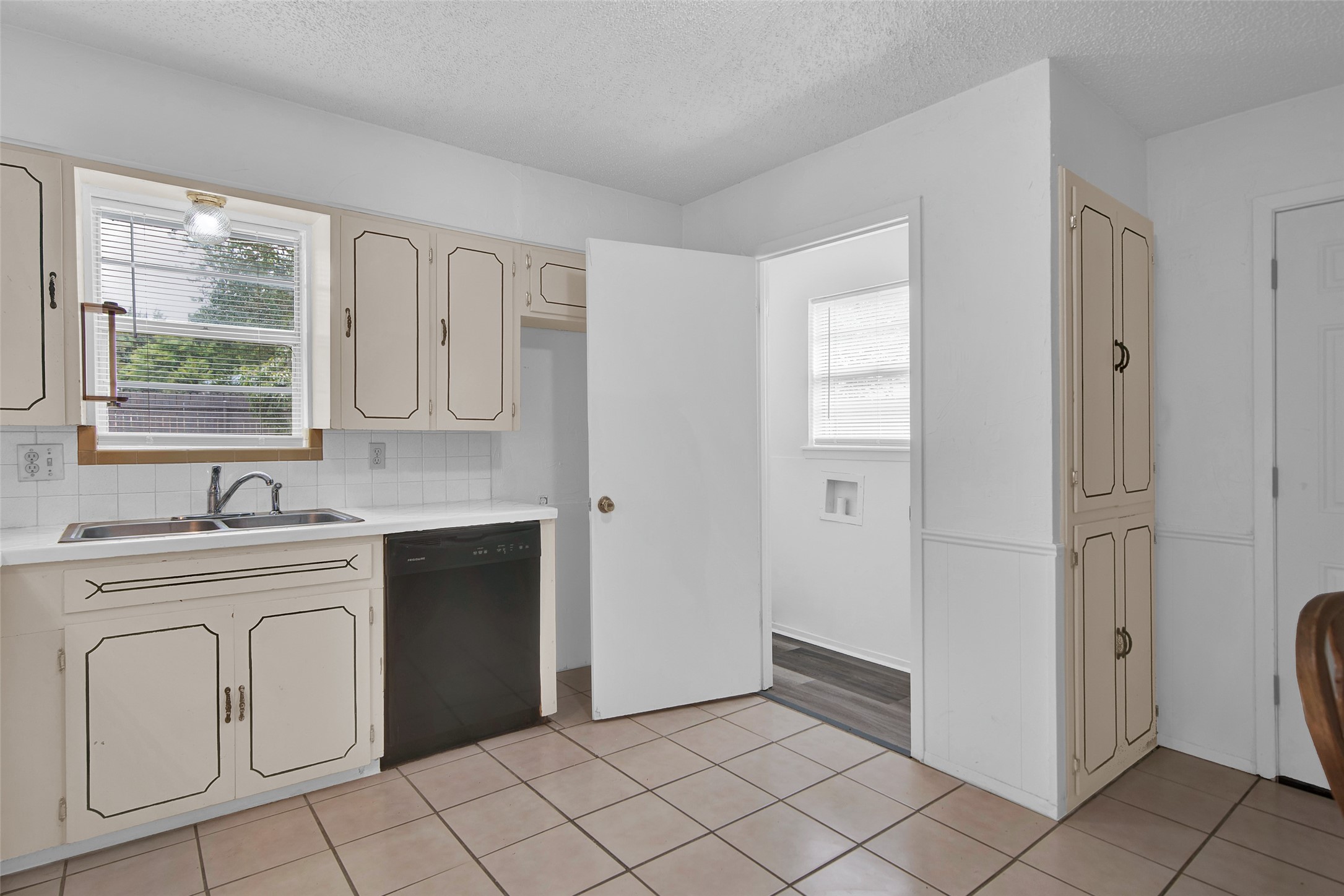 412 Lee Boulevard Pottsboro TX 75076