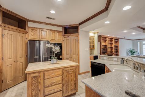 648 Laketrail Drive Richardson TX 75081