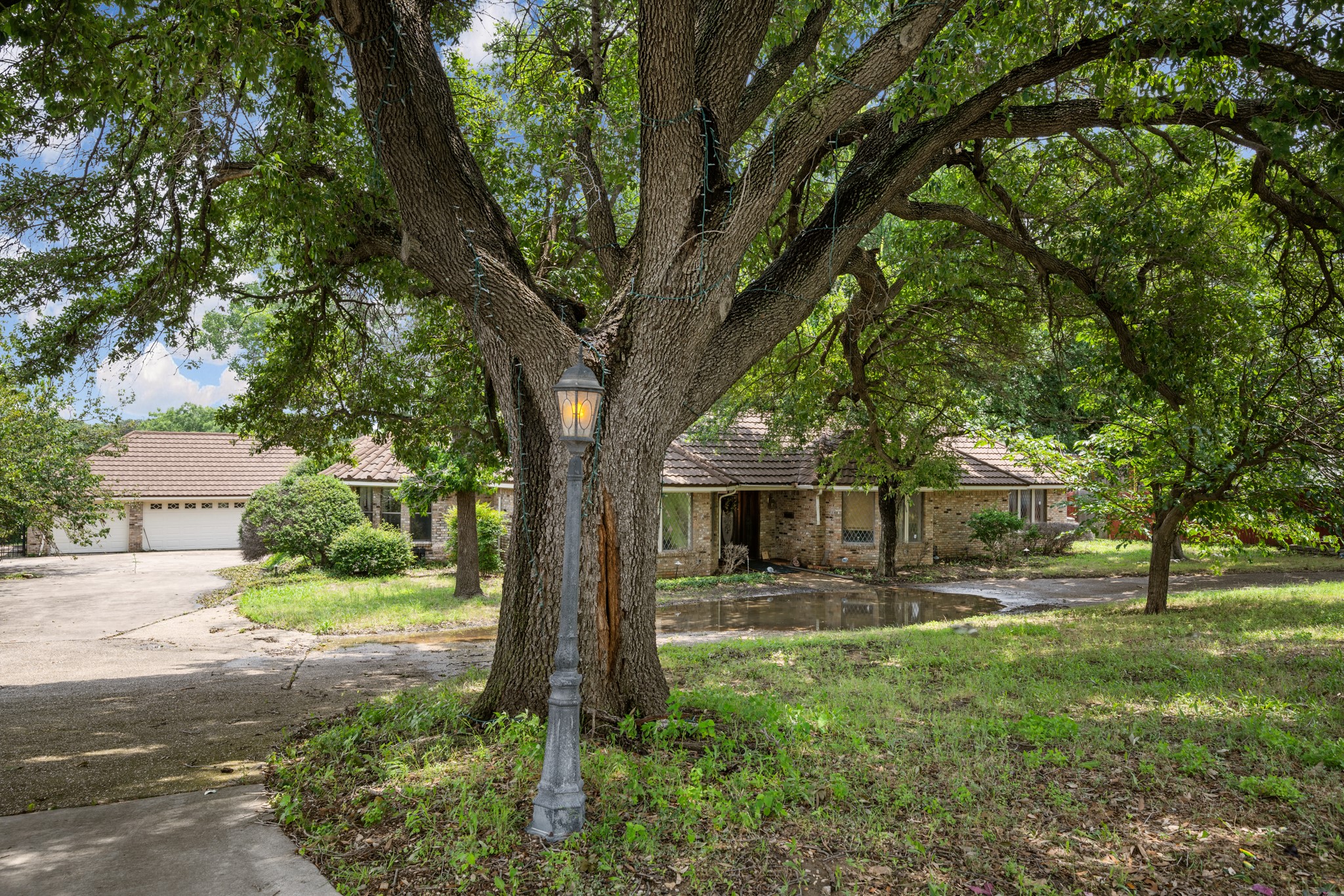 910 Robertson Road Grand Prairie TX 75050