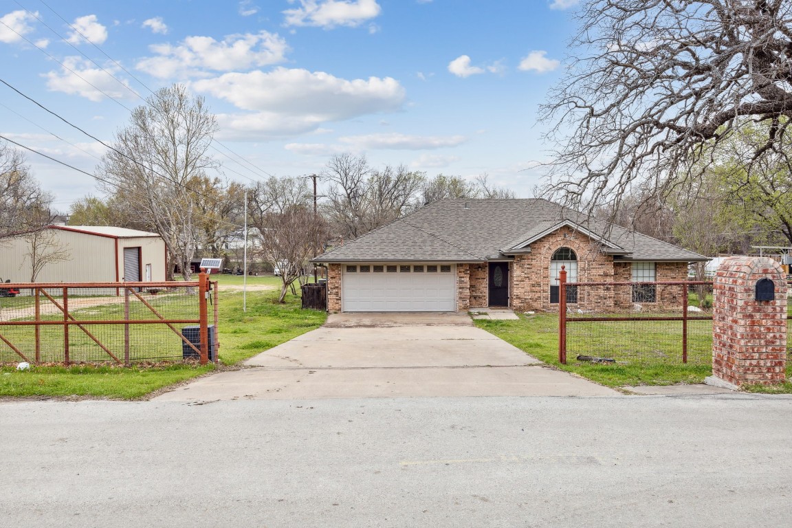 356 Thomas Road Azle TX 76020