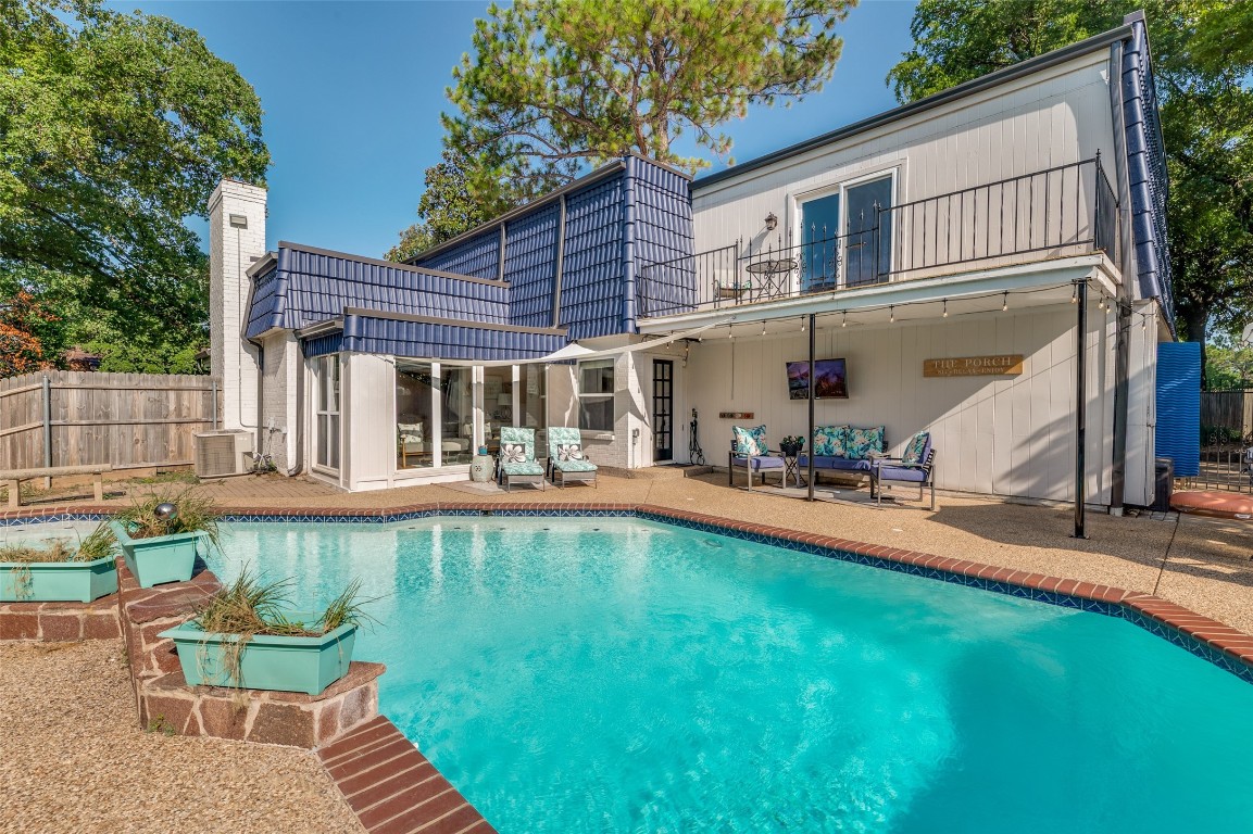 832 Chaparral Court Bedford TX 76022