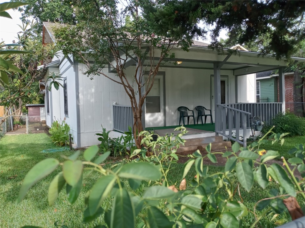 528 S Willomet Avenue Dallas TX 75208