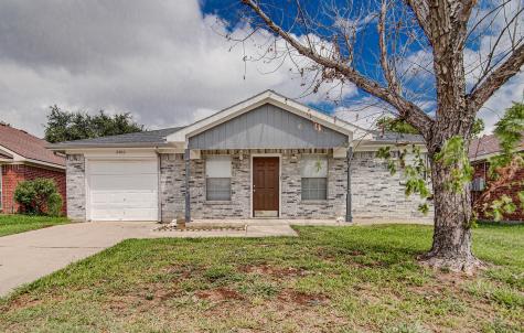 2400 Laurelhill Lane Fort Worth TX 76133