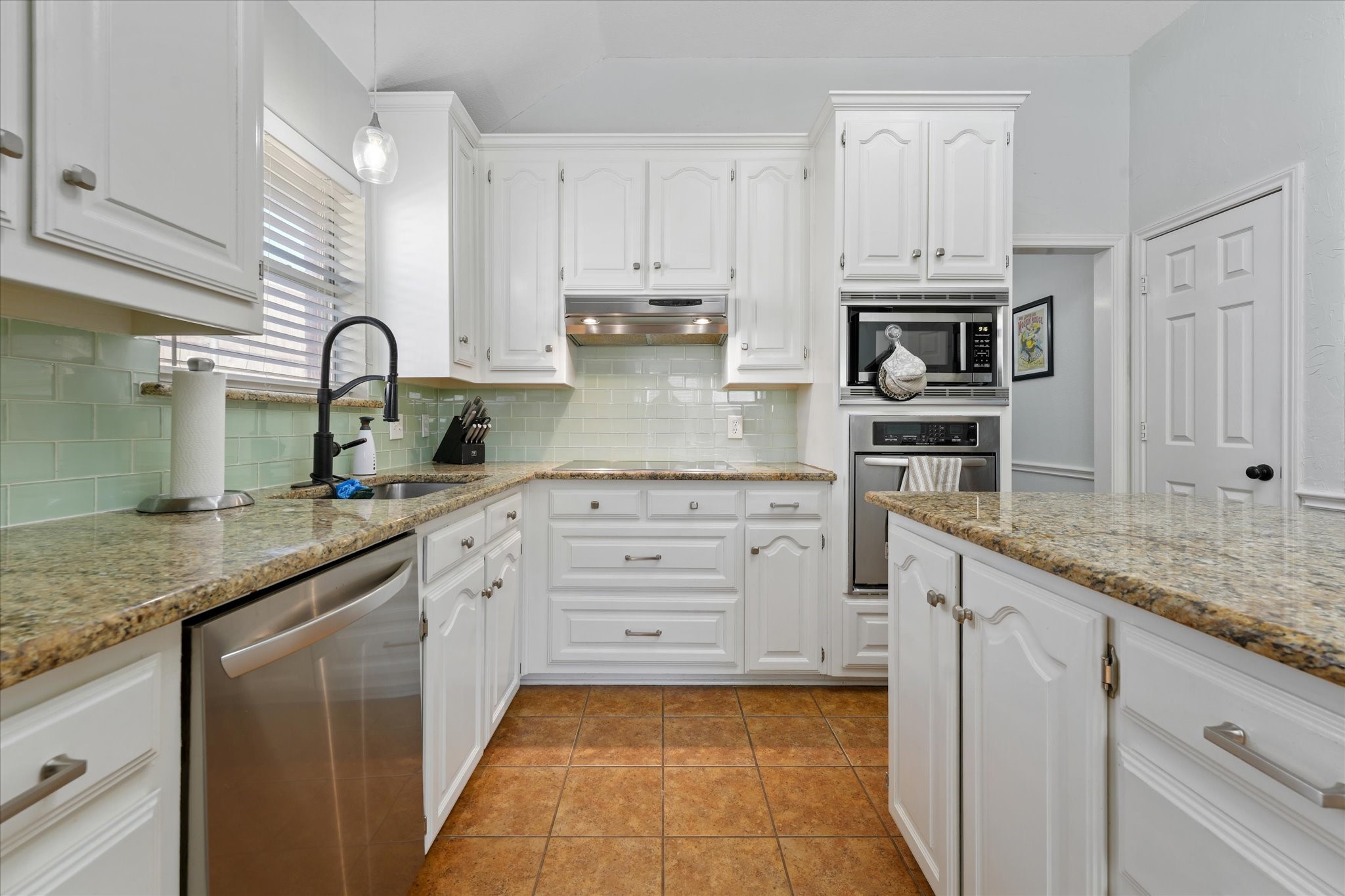 107 Montreal Drive Hurst TX 76054