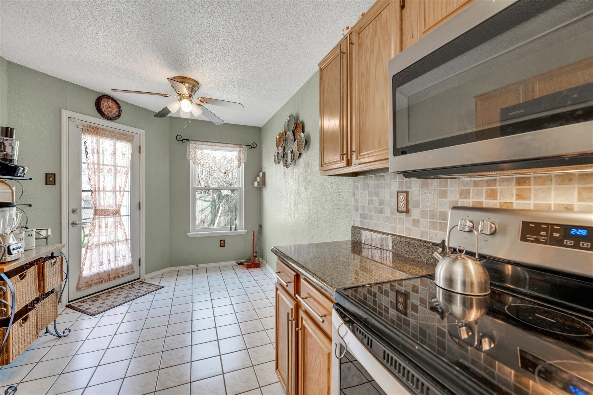 4212 Maryanne Place Haltom City TX 76137