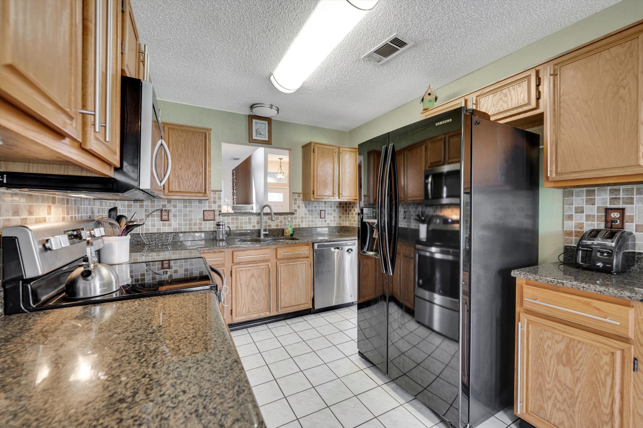 4212 Maryanne Place Haltom City TX 76137