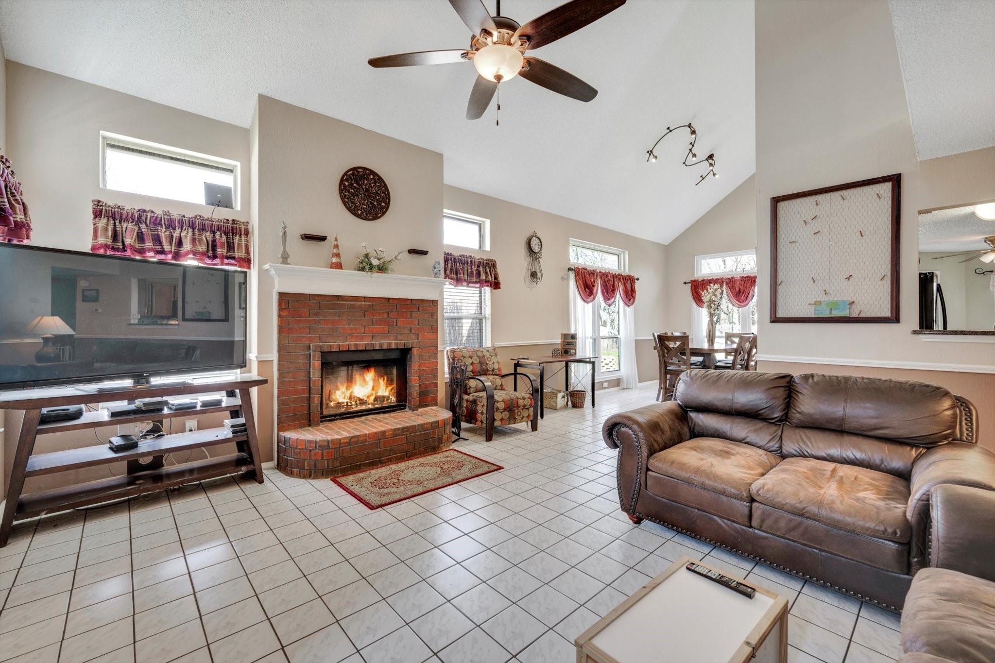4212 Maryanne Place Haltom City TX 76137