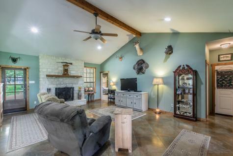 5636 Fm 56 Clifton TX 76634