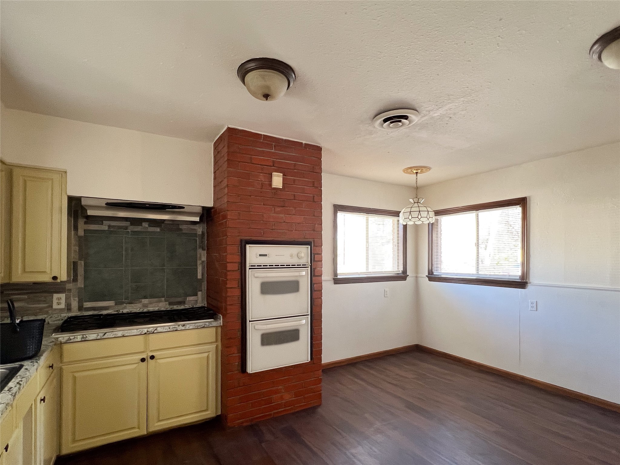 1609 E Peyton Street Sherman TX 75090