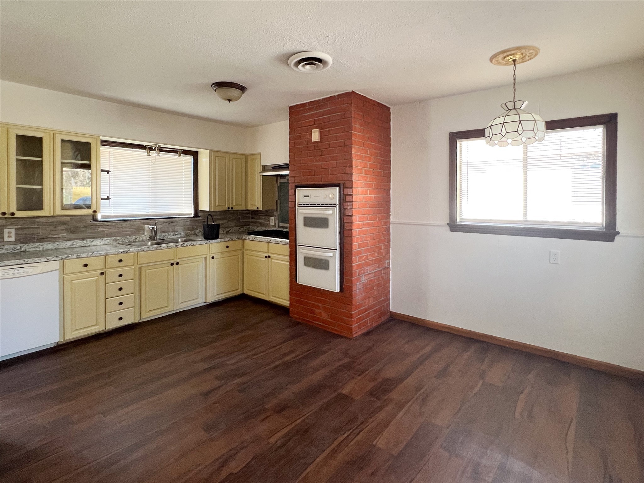 1609 E Peyton Street Sherman TX 75090