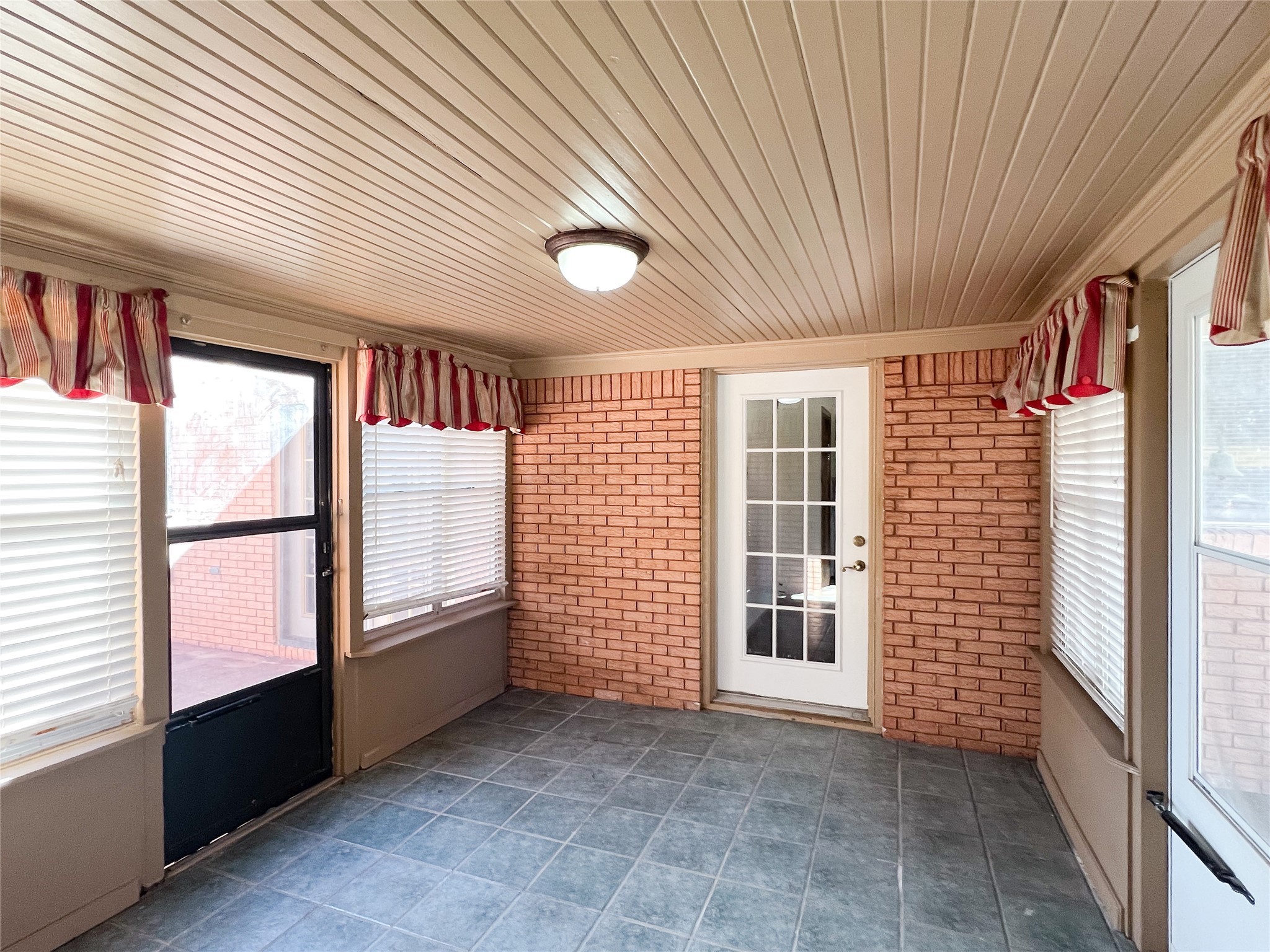 1609 E Peyton Street Sherman TX 75090