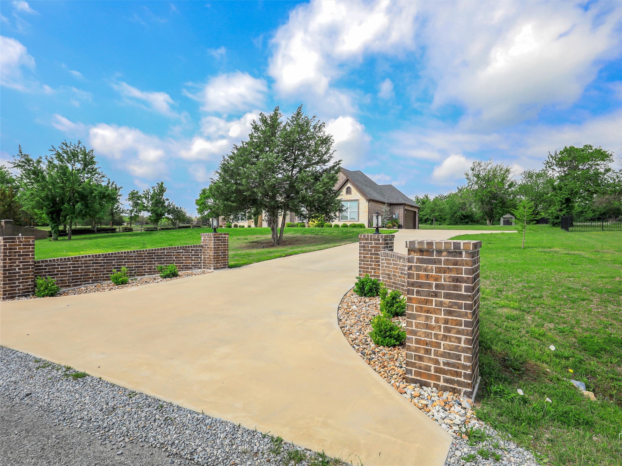 31 Golf Walk Circle Denison TX 75020