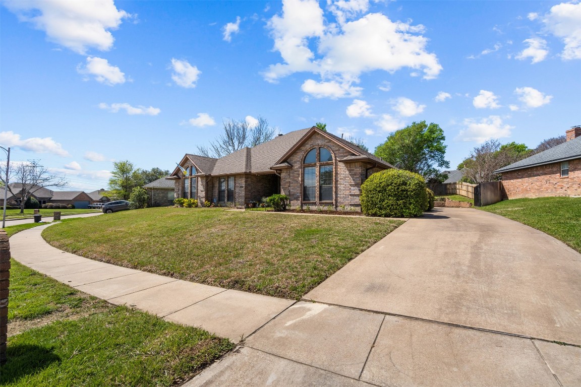 10167 Trail Ridge Drive Benbrook TX 76126