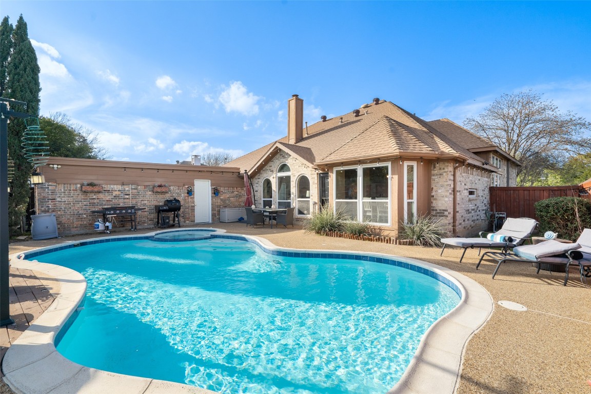 622 Meadowcrest Drive Highland Village TX 75077