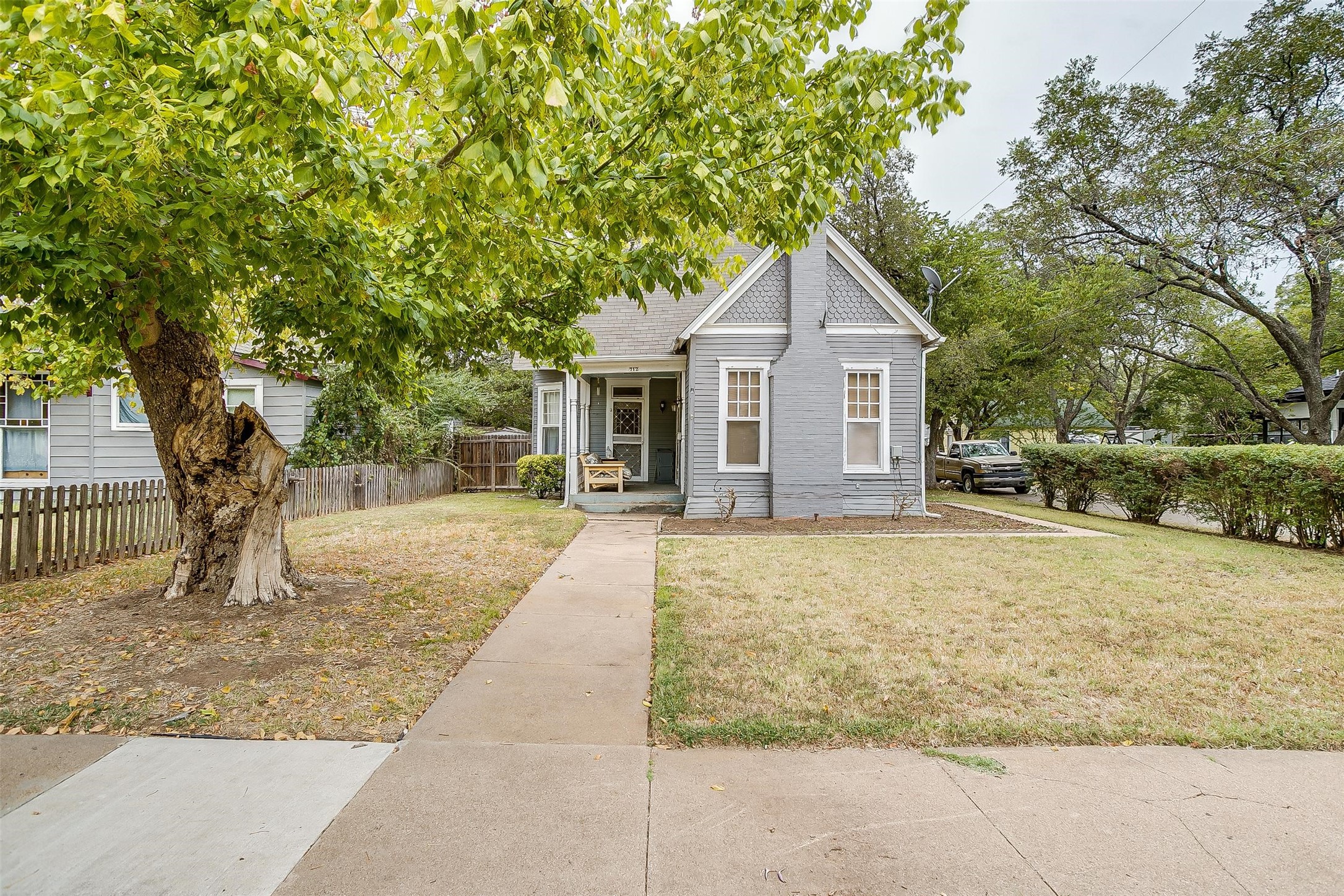 712 N Anglin Street Cleburne TX 76031