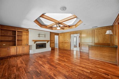 2201 Adams Drive Arlington TX 76011