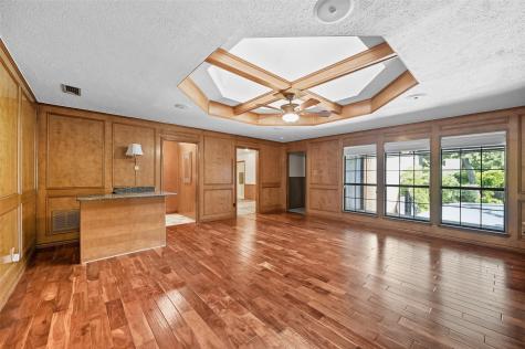 2201 Adams Drive Arlington TX 76011