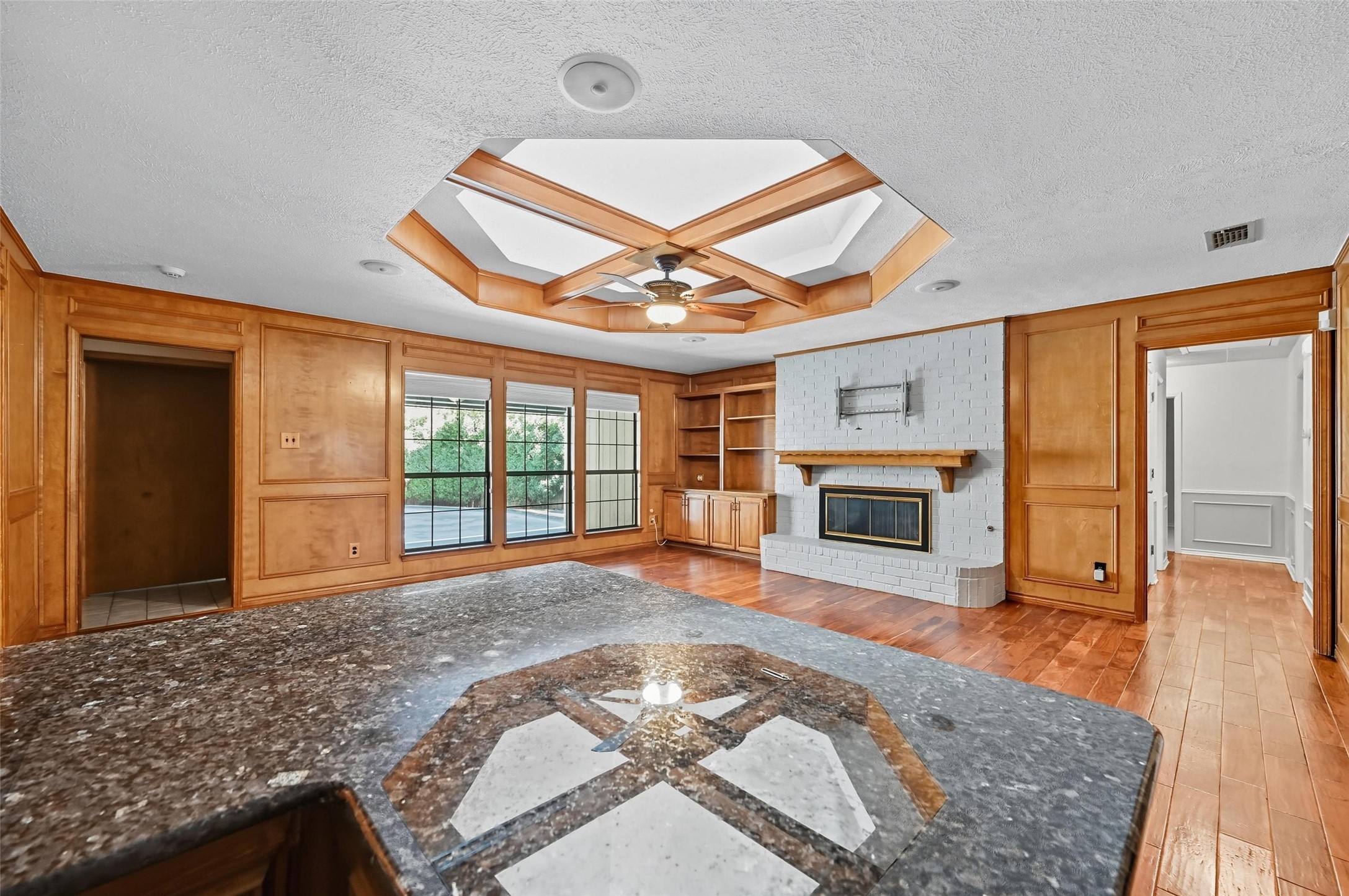 2201 Adams Drive Arlington TX 76011
