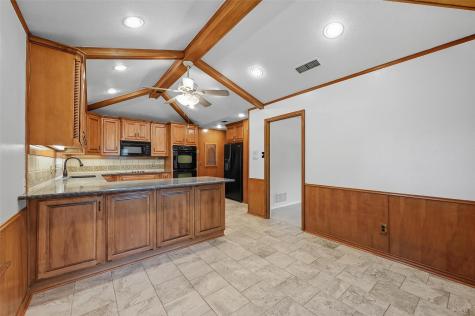 2201 Adams Drive Arlington TX 76011